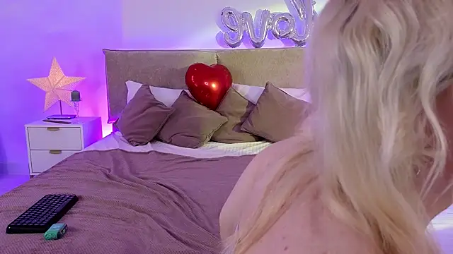 Jules_night Webcam show