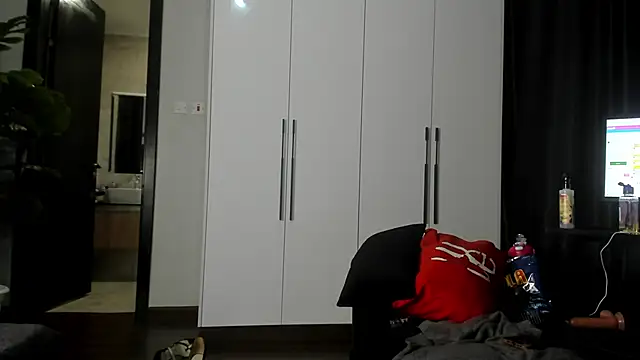 naughty_bigass Adlı Modelin Canlı XXX Sohbeti