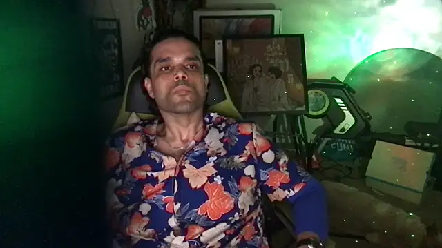 KungFuPanda001's Live XXX Chat