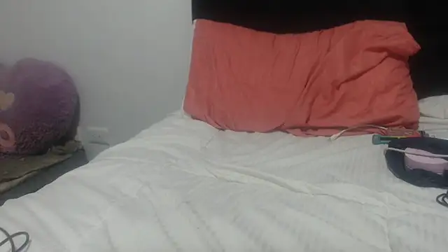 sabrina_v_ Adlı Modelin Canlı XXX Sohbeti