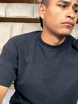 Emiliano_Reyes Show Webcam