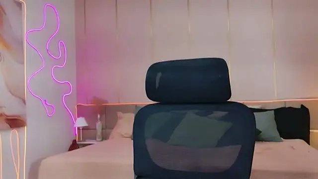SoHighAngel Webcam Show
