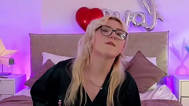 Jules_night webcam show
