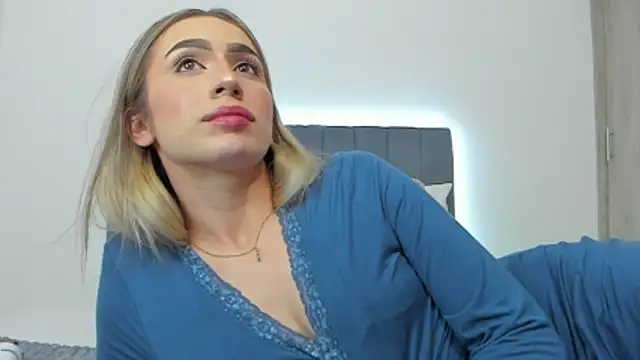im_sarah34's Live XXX Chat