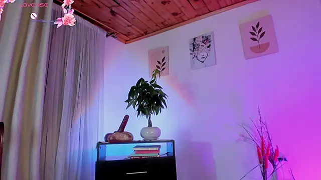 Imlauraa Chat XXX live