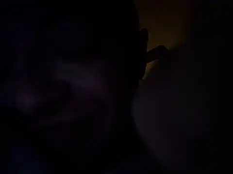 แชท XXX สดของ chronic_vibez