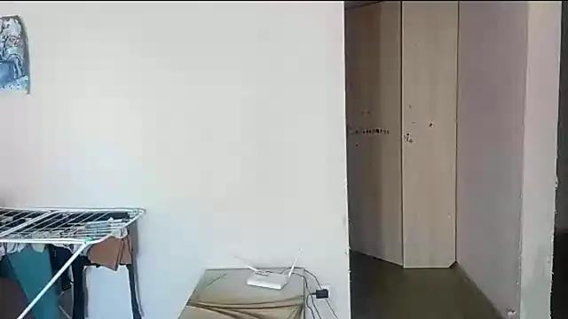 Pertunjukan Kamera Web JettaFlorey