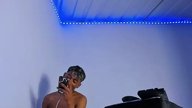 Вебкам-шоу yoendris_boy