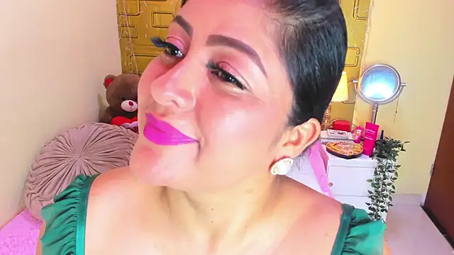 XXX chat uživo modela Julia_Haye