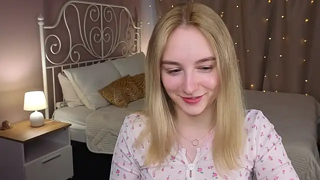 Chat +18 de Shy_Polly ao vivo