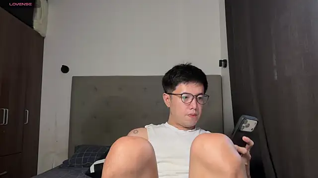 AddictiveboiのライブXXXチャット