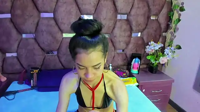 Chat +18 de Nanis_James ao vivo