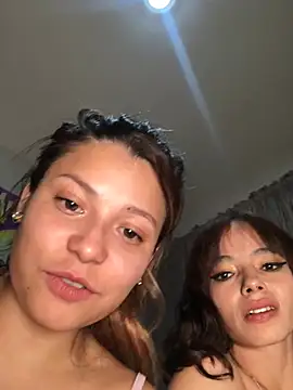 3littles' Live XXX Chat