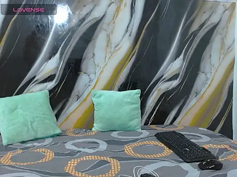 LAYAN_FEMBOY Webcam Show