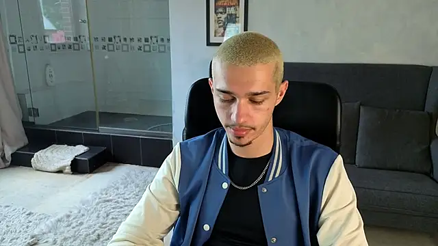 XXX chat uživo modela KaydenDrew