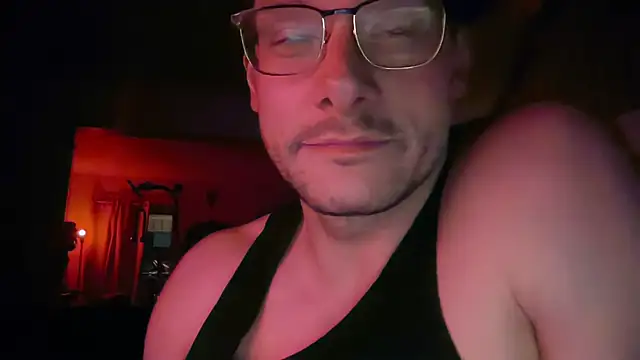Chatroom XXX en direct de MasterDaddyCool
