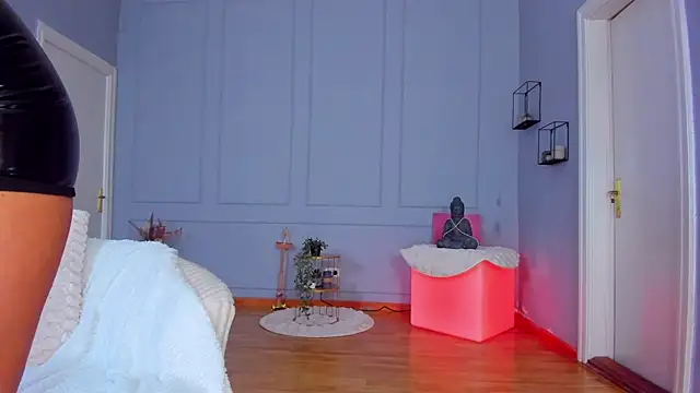 Awww_Ella Chat XXX live
