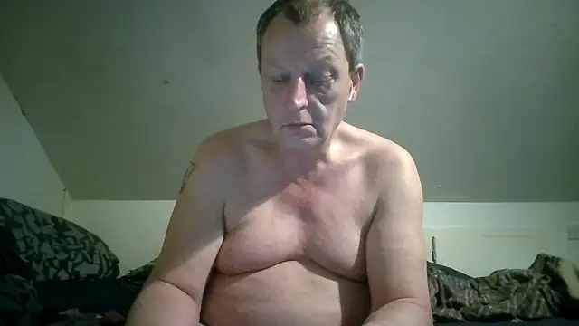 chubbybear2cum: διαδικτυακό σόου στην κάμερα