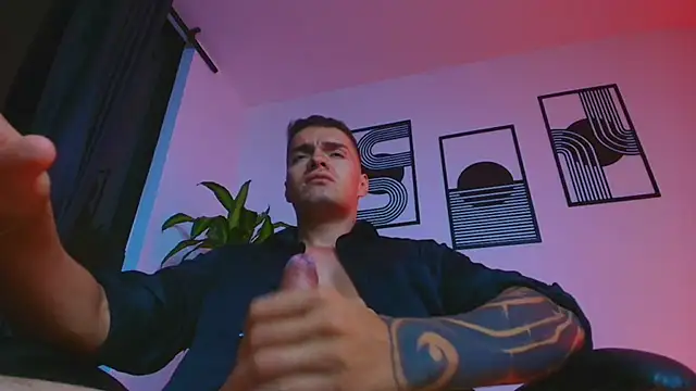 ALPHA_DOMINUS_ Show in webcam