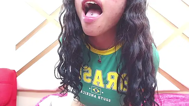 Chat +18 de Issaa_Tyler ao vivo