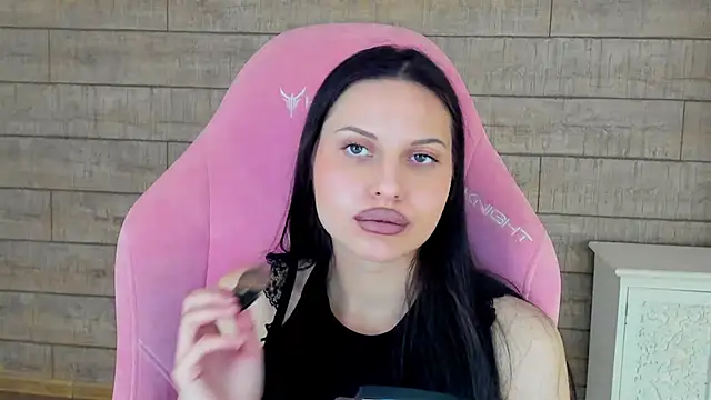AliceVersal's Live XXX Chat