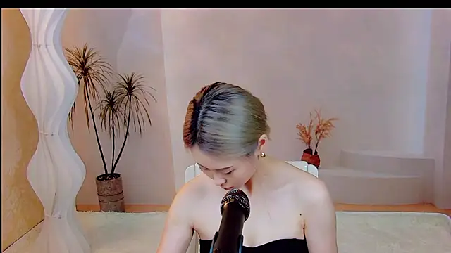 yaya_888 在線直播表演
