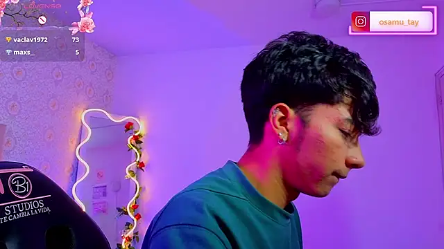 osamu_tay élő XXX-chatje