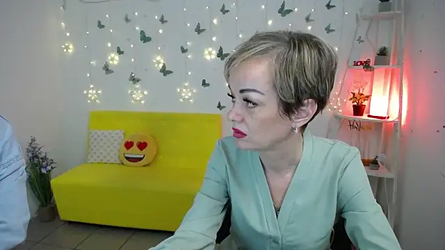 Chat XXX en directo de NikaMayu