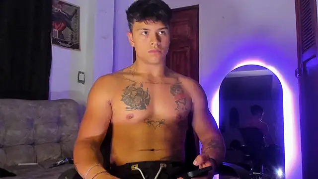 Živý XXX chat Dominic_Biker__