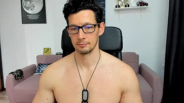 BrutusK08's Live XXX Chat
