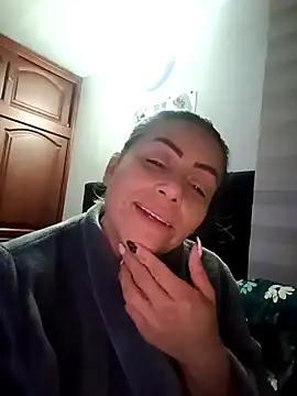 maynor_1998's Live XXX Chat