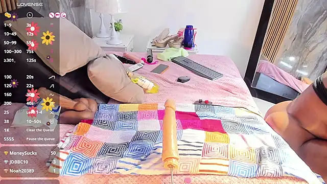 XXX chat uživo modela LauraSaenz01