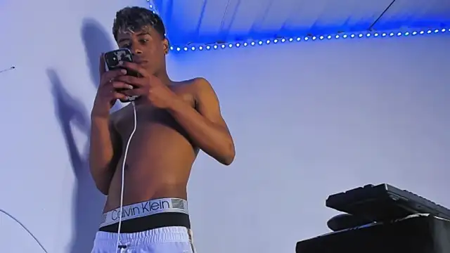 XXX chat uživo modela yoendris_boy