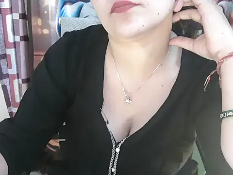 Chat +18 de _chitranshi ao vivo