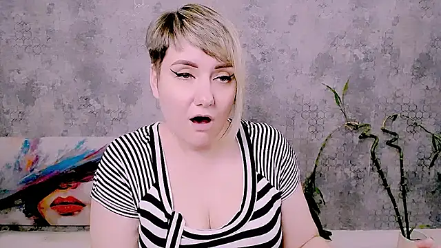 XXX chat uživo modela Djullia