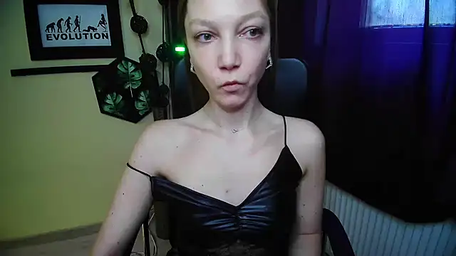 EmillyPlay Chat XXX live