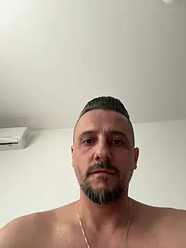 InsaneMattt live XXX chat