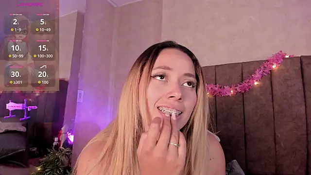 LanaMills_ Adlı Modelin Canlı XXX Sohbeti