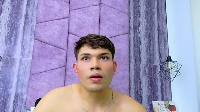 Онлайн чат XXX DaveJonesz