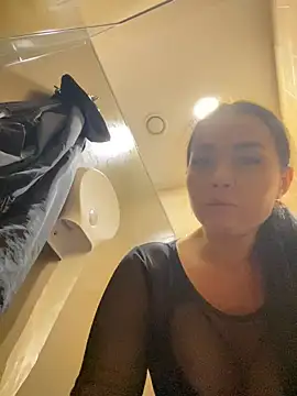 CrazzyChicks' Webcam Show