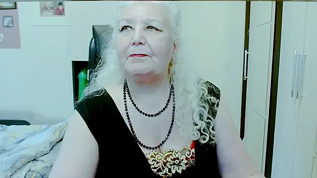 Chat +18 de GrannyAlisa ao vivo