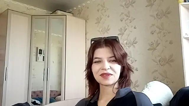 LowkeyIndigo's Webcam Show
