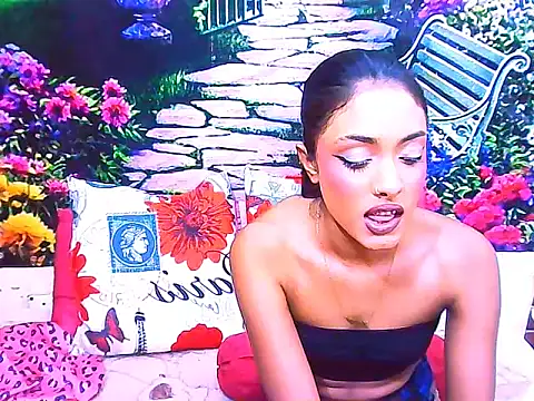 IndianPretty14u2Luv Adlı Modelin Canlı XXX Sohbeti