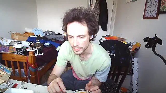 JohnnyMoves Show in webcam