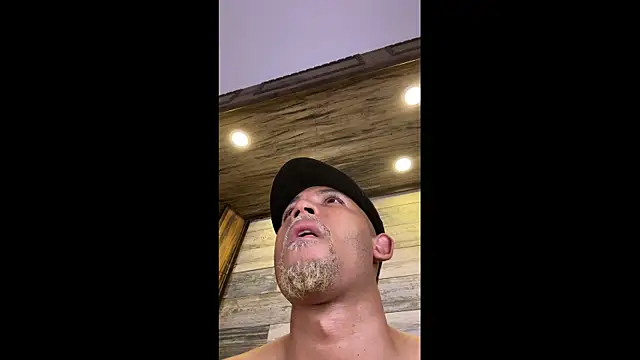 B_Wild's Live XXX Chat