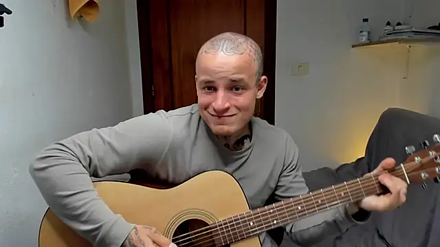 Show modela layneinchains na web-kameri