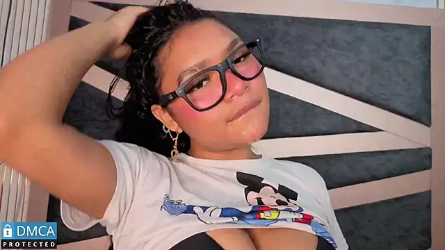 leidy_morales_'s Live XXX Chat