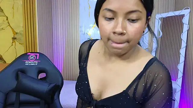 Czat XXX na żywo – Maile_Tay