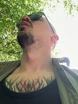 Chat XXX en directo de AssHunter4k