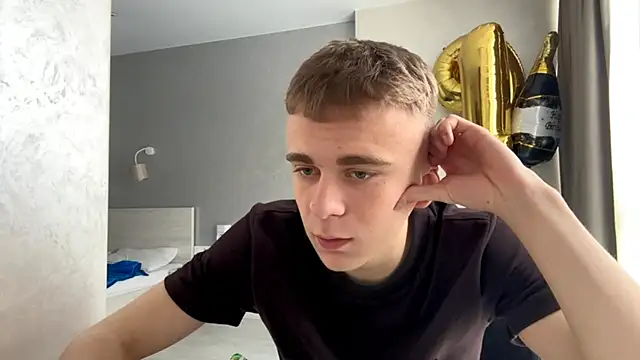 XXX chat uživo modela SoloFury